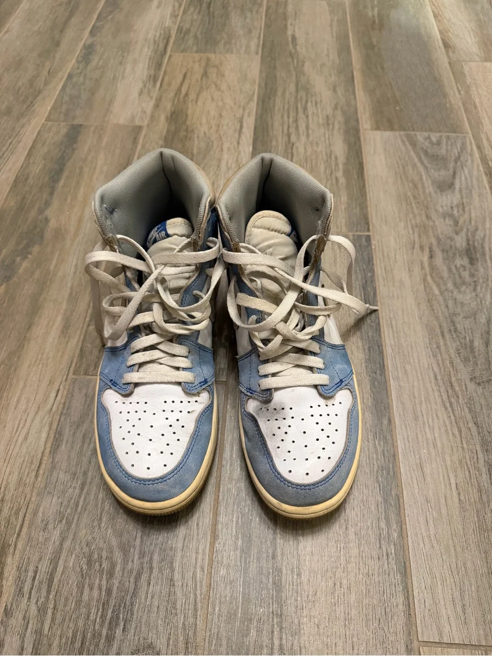 Air Jordan 1 Retro High OG Hyper Royal